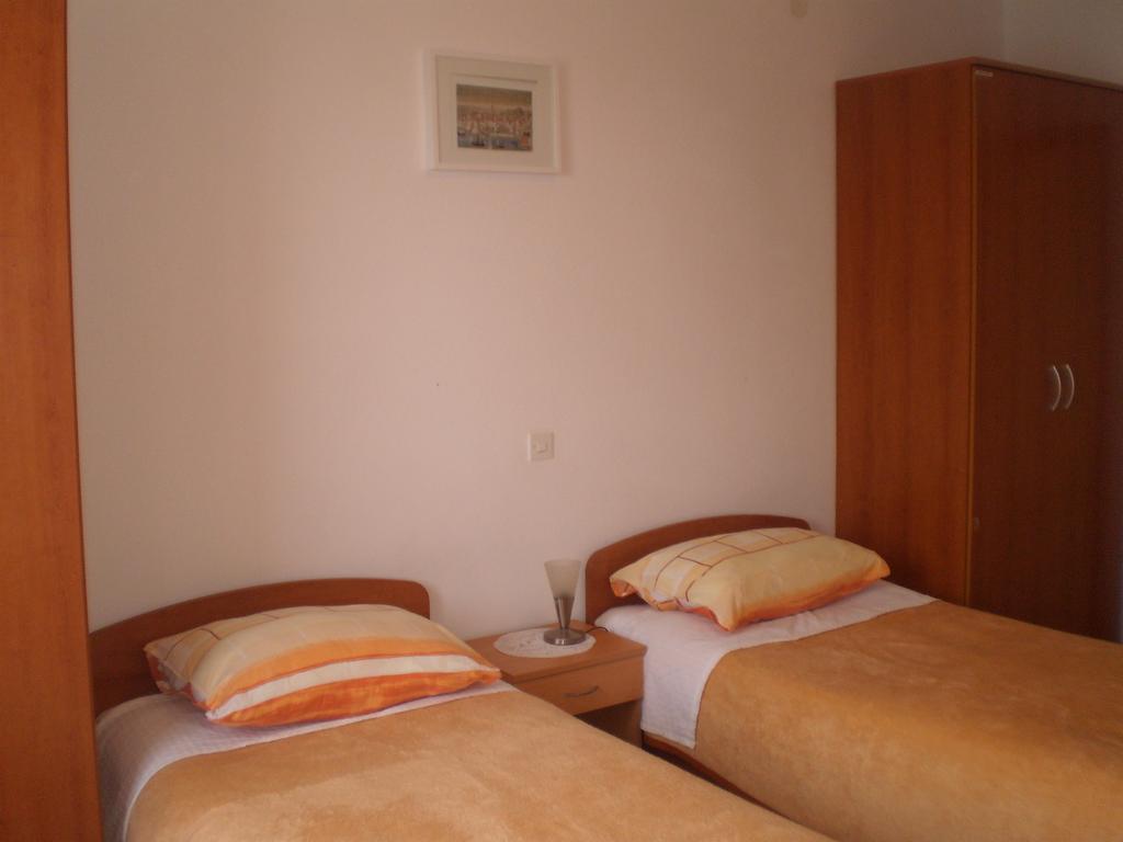 Apartments Kuzman ดูบรอฟนิก ภายนอก รูปภาพ