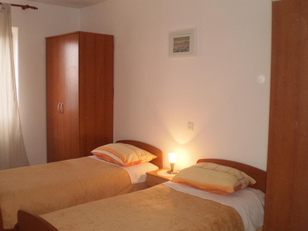 Apartments Kuzman ดูบรอฟนิก ภายนอก รูปภาพ