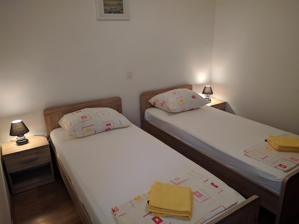 Apartments Kuzman ดูบรอฟนิก ภายนอก รูปภาพ