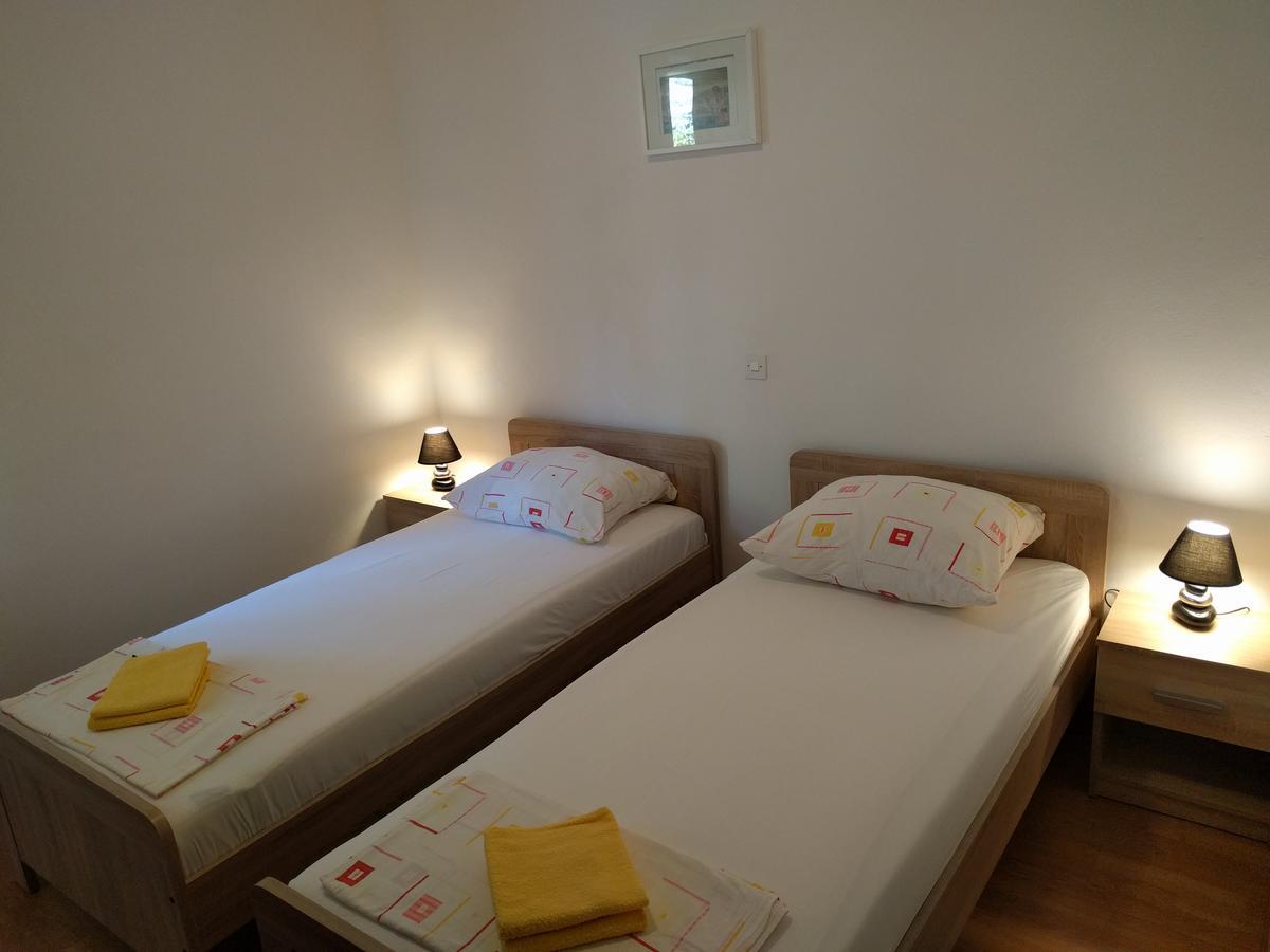 Apartments Kuzman ดูบรอฟนิก ภายนอก รูปภาพ